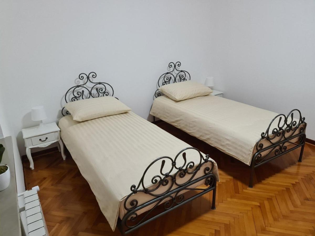 Amore Koper Apartment Luaran gambar