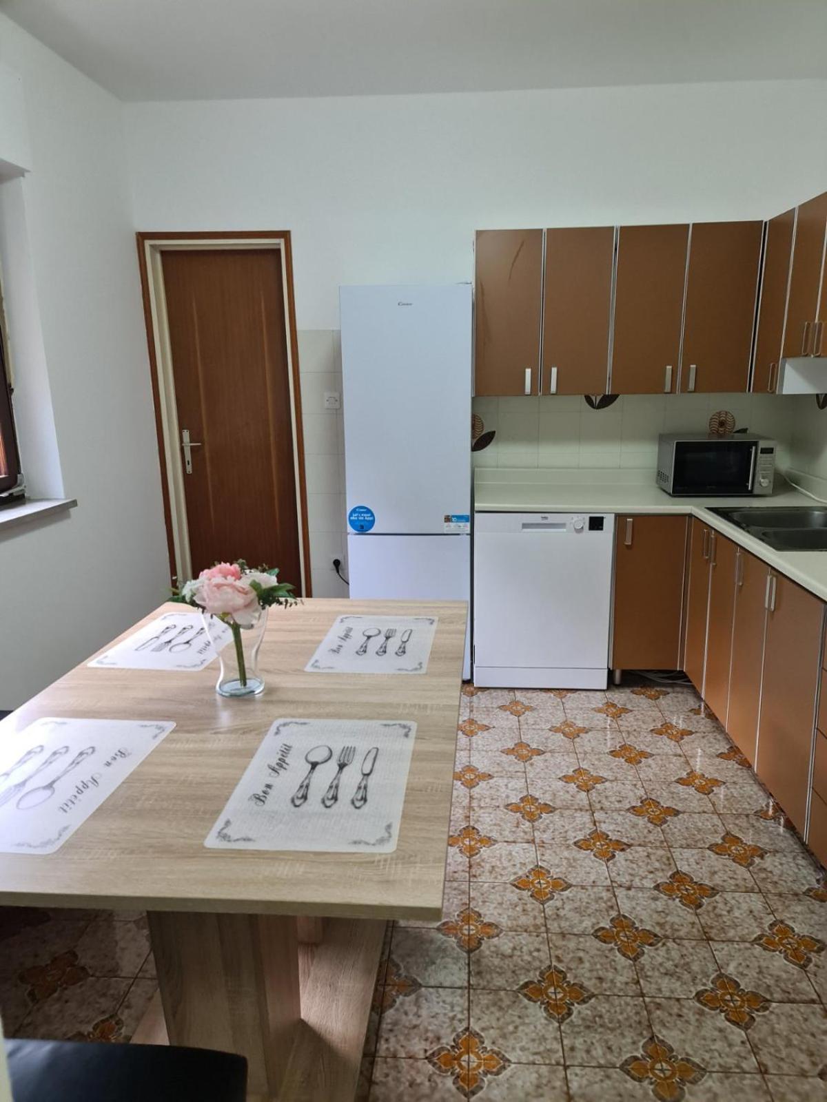 Amore Koper Apartment Luaran gambar