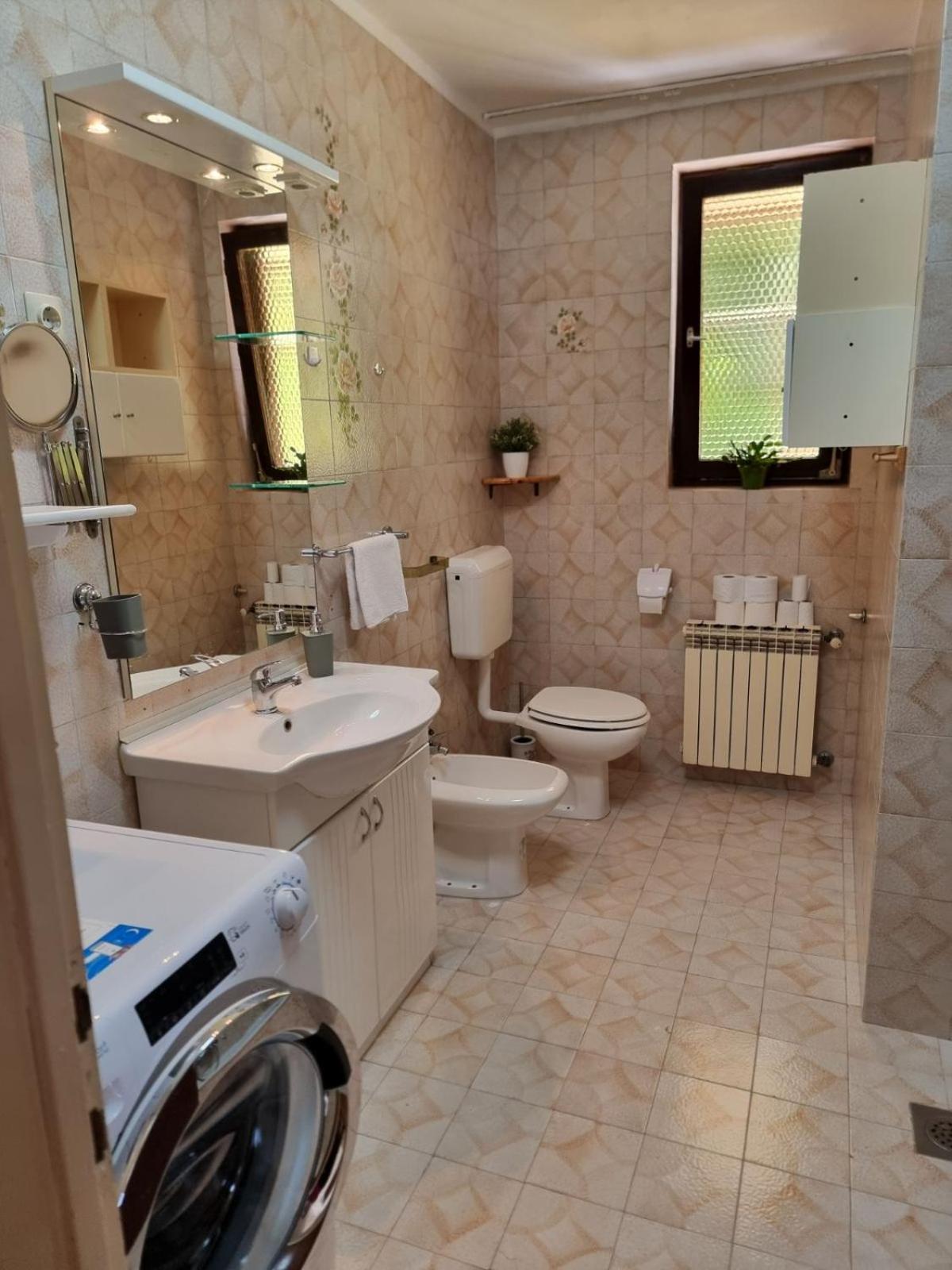 Amore Koper Apartment Luaran gambar