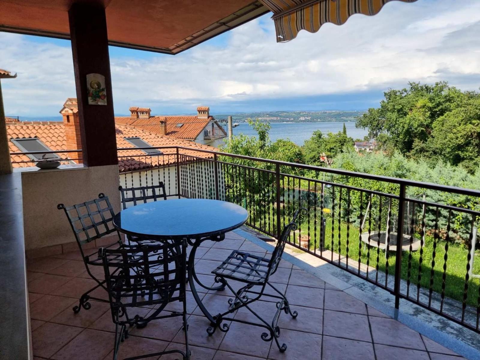 Amore Koper Apartment Luaran gambar